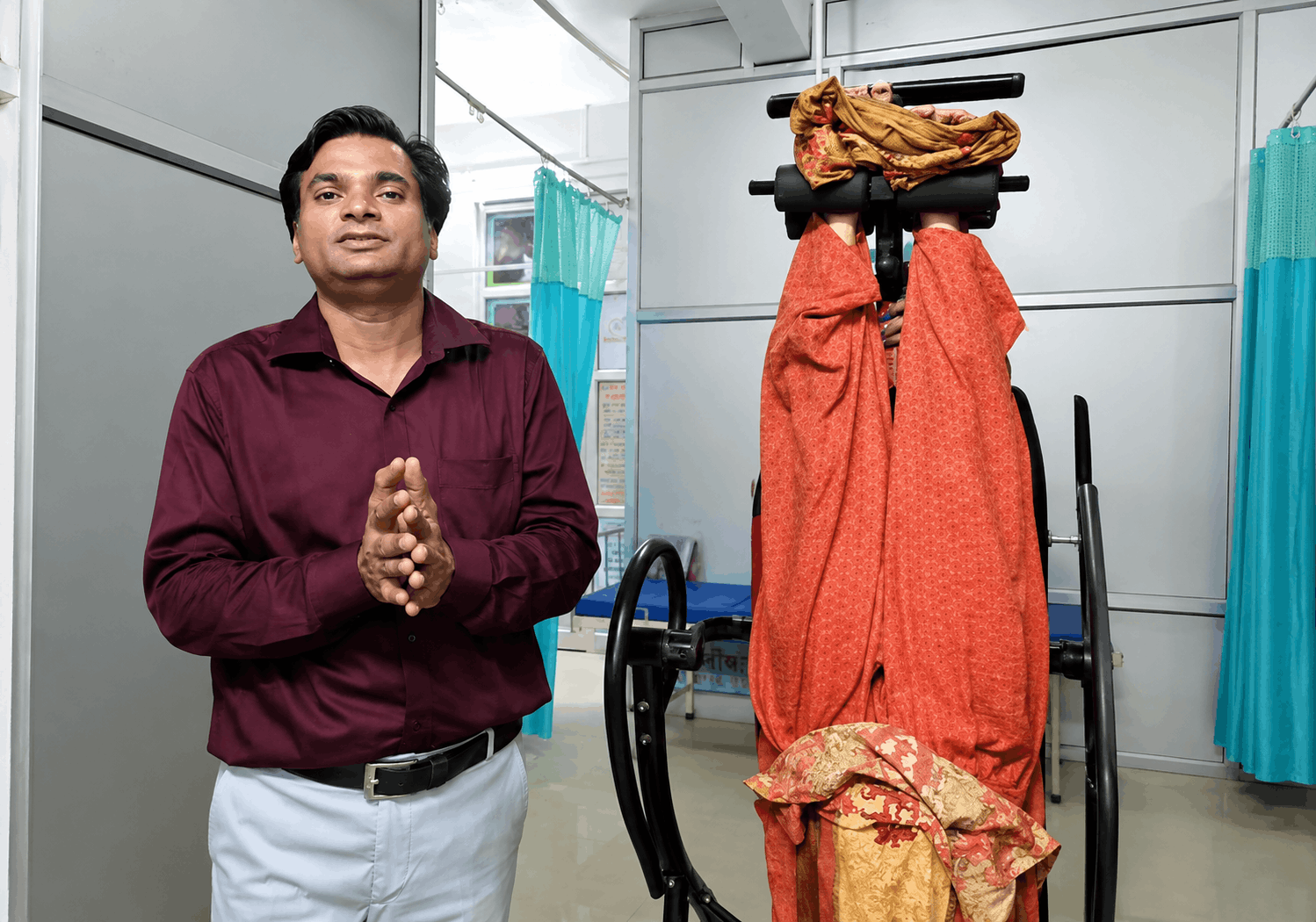 How Spine Traction and Kati Basti Decompress Compressed Nerves to Relieve Back Pain
